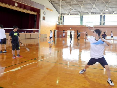 バドミントン部の活動写真