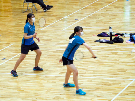 バドミントン部の活動写真