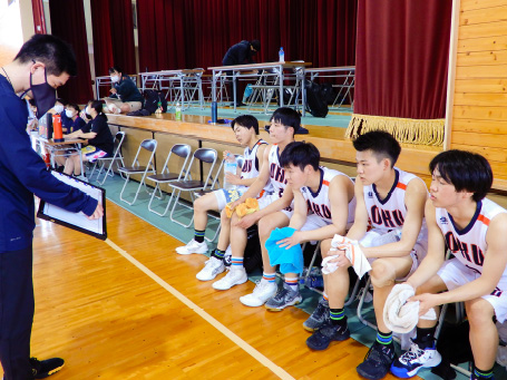 男子バスケットボール部の活動写真