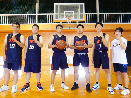 男子バスケットボール部の活動写真