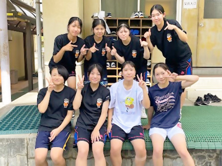 女子バスケットボール部の活動写真