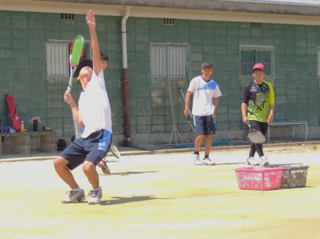ソフトテニス部の活動写真